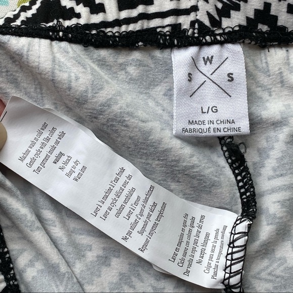 New condition black and white tribal design leggings - Picture 4 of 4